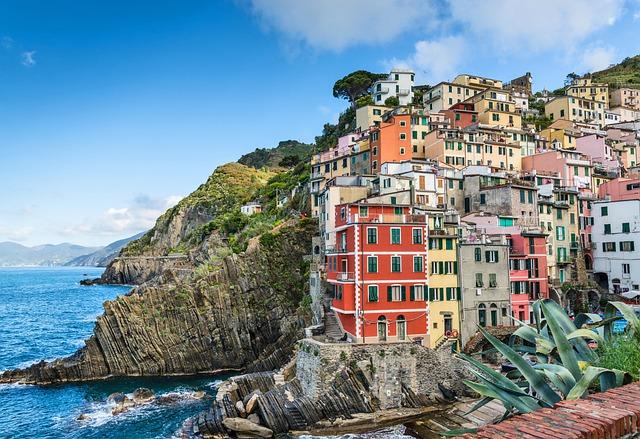 Dreamy Destinations: Top Spots for Weddings & Honeymoons Dreamy Destinations: Top Spots for Weddings & Honeymoons